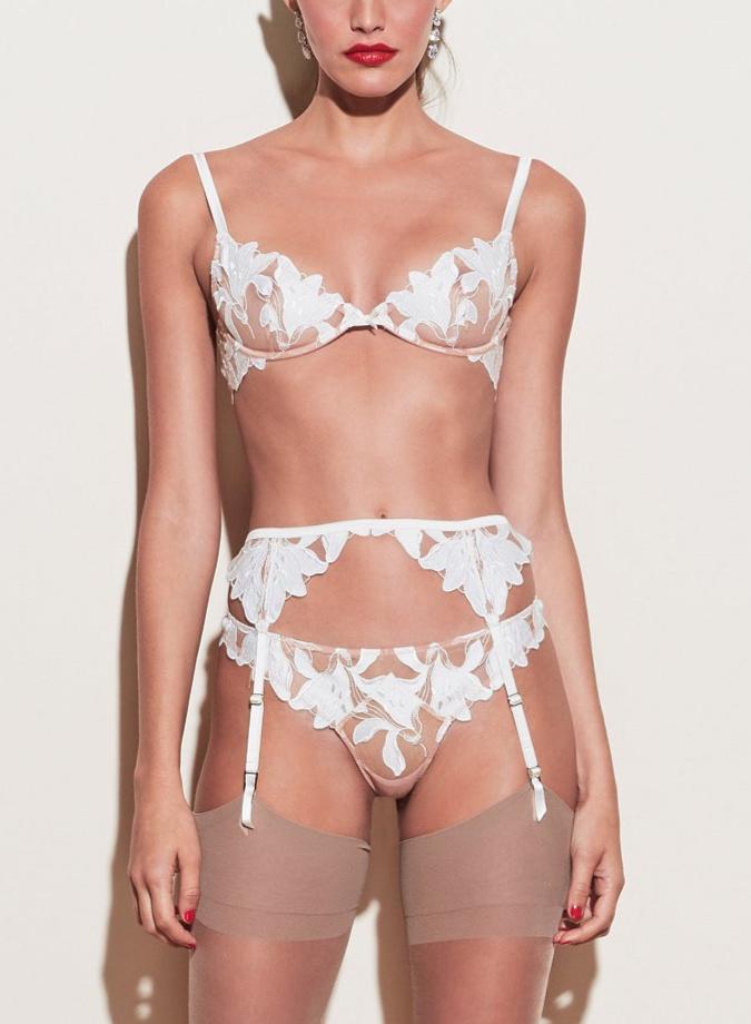 Brasilianischer Netz-String Rosie aus Spitze in Weiß